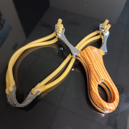 Honda de Caza Camuflada – Resistente y Precisa